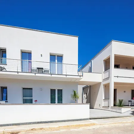 بيت للعطل Loria كاستيلوزو